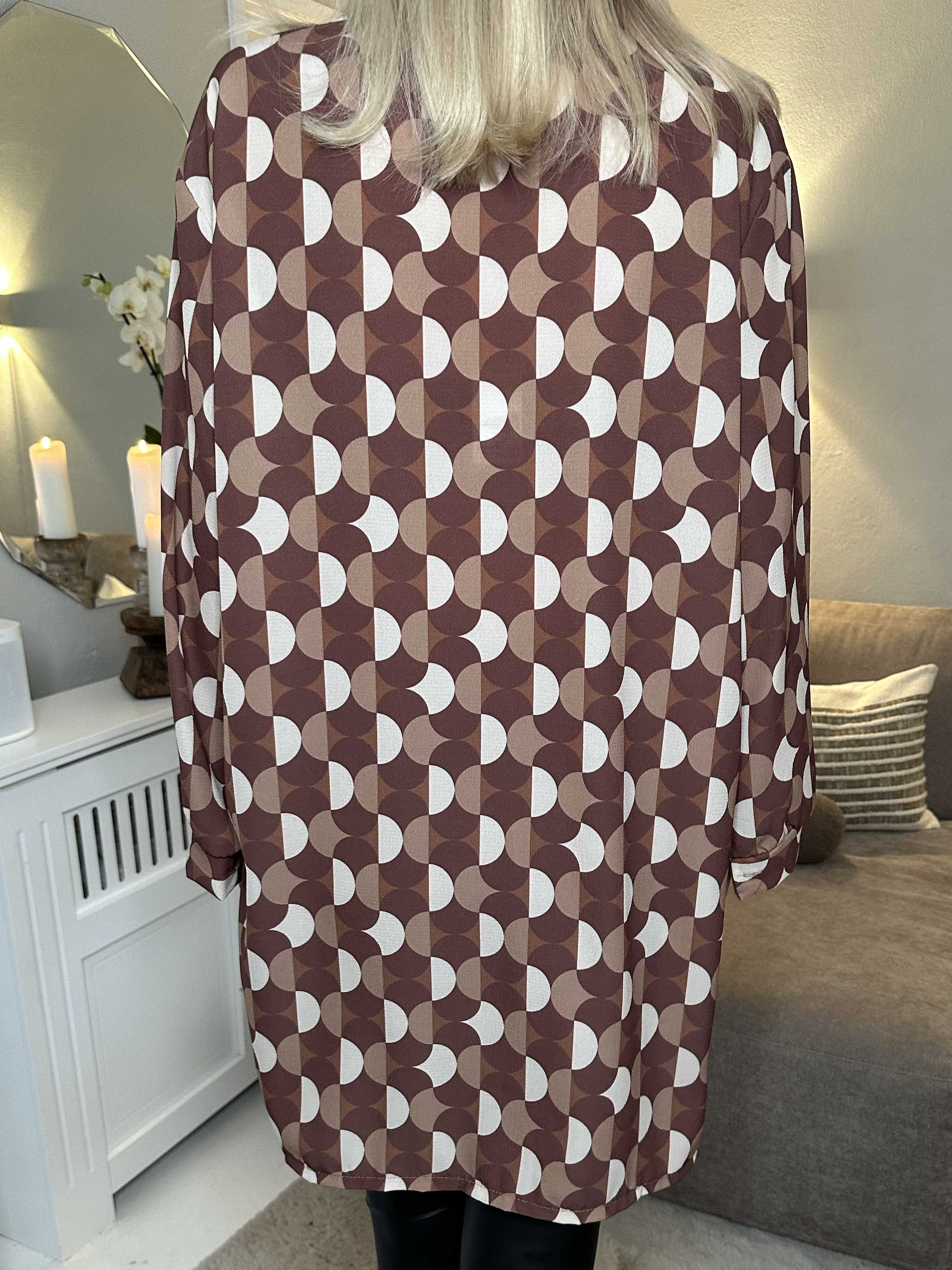 Abigail Pattern - Mönstrad skjortklänning